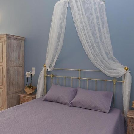 Oisyra Boutique Suites Ermoupoli Eksteriør billede