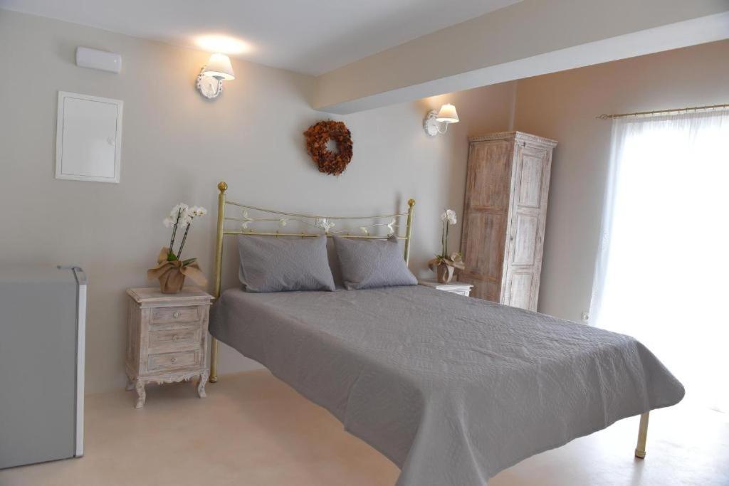 Oisyra Boutique Suites Ermoupoli Eksteriør billede
