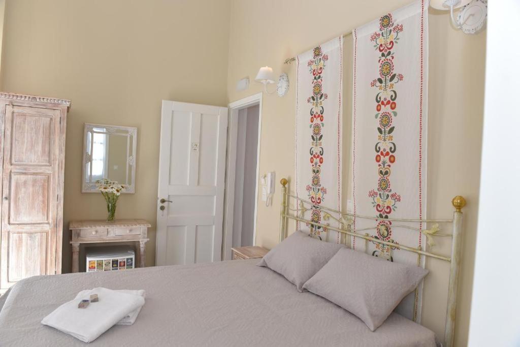 Oisyra Boutique Suites Ermoupoli Eksteriør billede